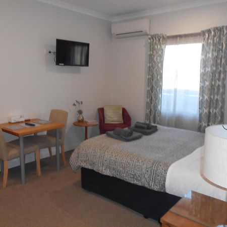 Lakeview Hotel บริดจ์ทาวน์ ภายนอก รูปภาพ